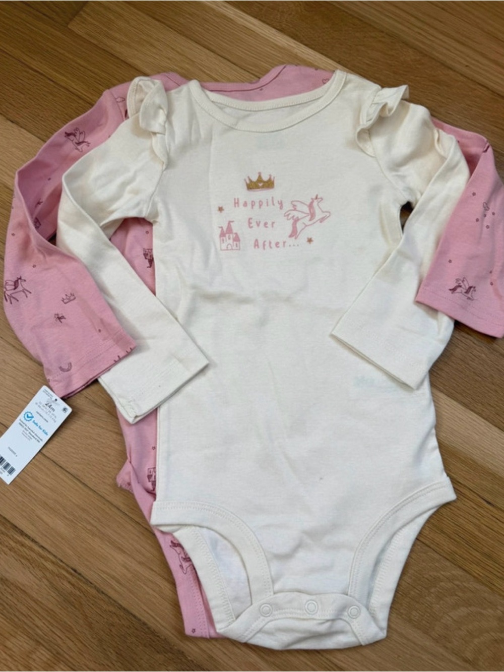 NWT Carter’s 24M One-Piece Bodysuit Set and pants 3-piece bundle!